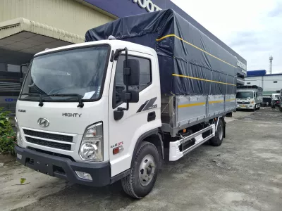 Dịch vụ thay Kính chắn gió xe tải Hyundai 8 tấn tận nơi